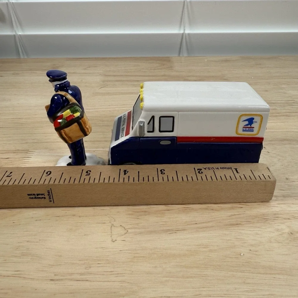 Department 56 Original‎ Snow Village Special Delivery Set of 2 #51977 W/Box